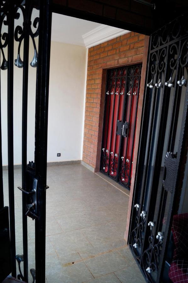 Residence Vicyma 2 P Tout Confort Bafoussam Centre Экстерьер фото